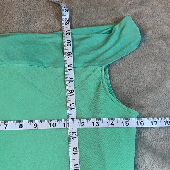 GAP Shirt - Picture 2 of 5